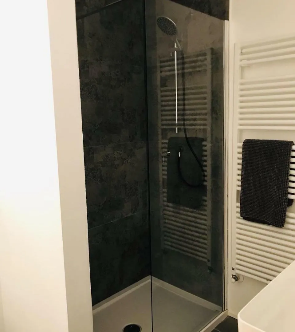 Senzanome B&B Bologna Italia