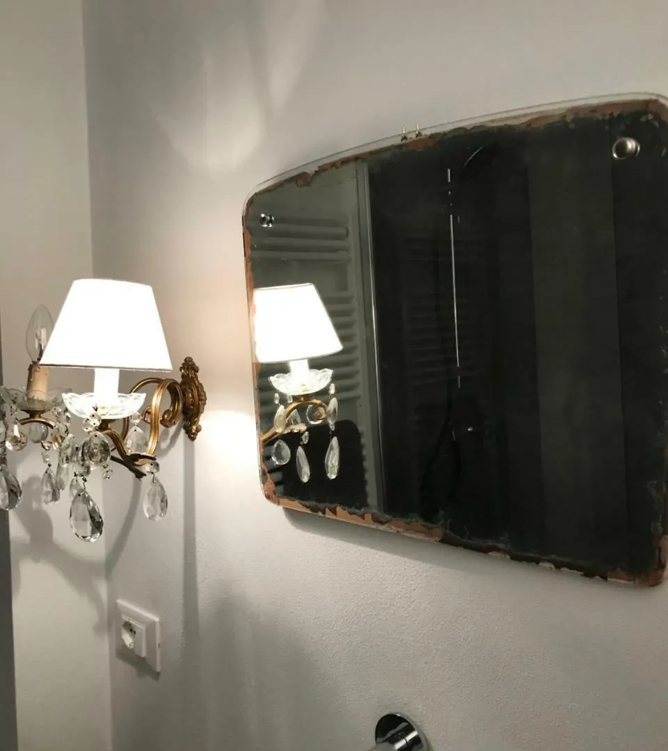 Senzanome B&B Bologna Bed & Breakfast