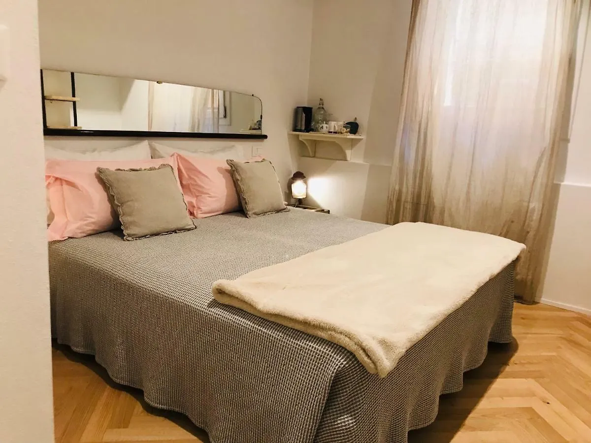 Bed & Breakfast Senzanome B&B Bologna
